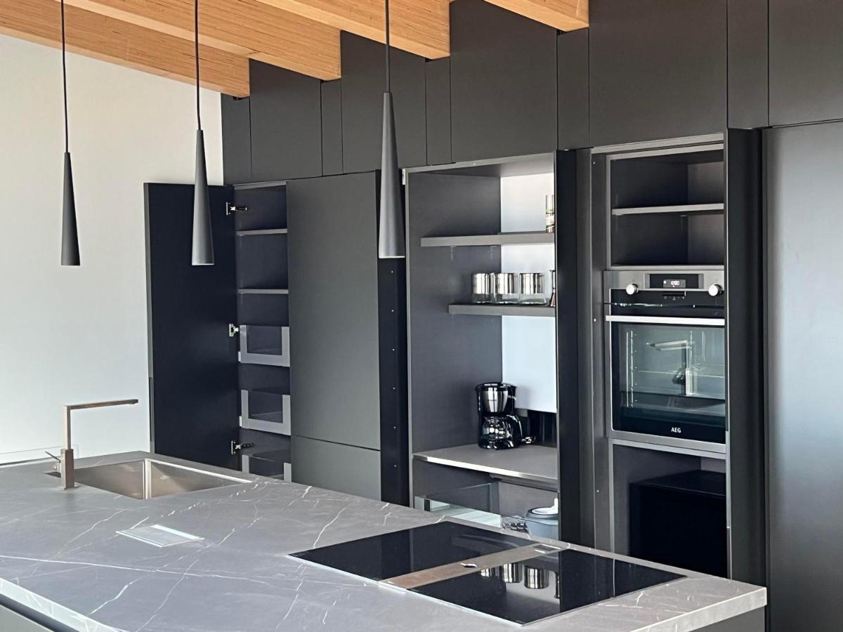 Luxury Lakefront Penthouse Lezzeno Luaran gambar